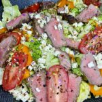 Salat mit Steak-Streifen