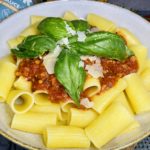 Reispasta mit veggie Bolognese