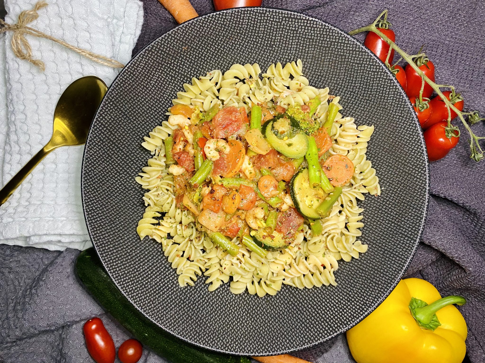 Pasta mit Shrimps und Gemüsesoße [2020] » MICHAELS-FOOD-BOOK