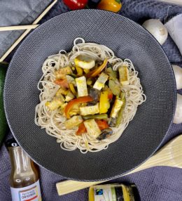 Asiatische Nudeln mit Tofu