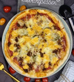 Cheesy Burgerpizza