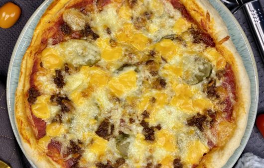 Cheesy Burgerpizza