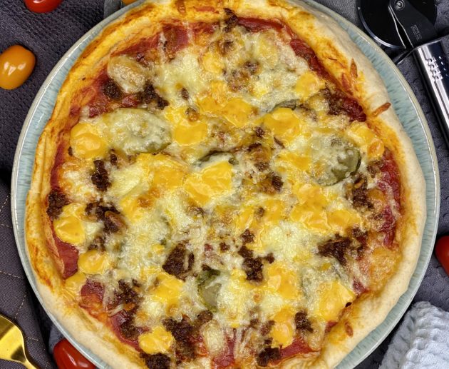 Cheesy Burgerpizza